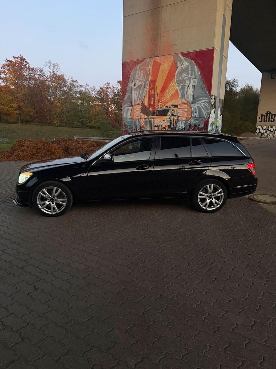 Mercedes-Benz C220 2008 — салон