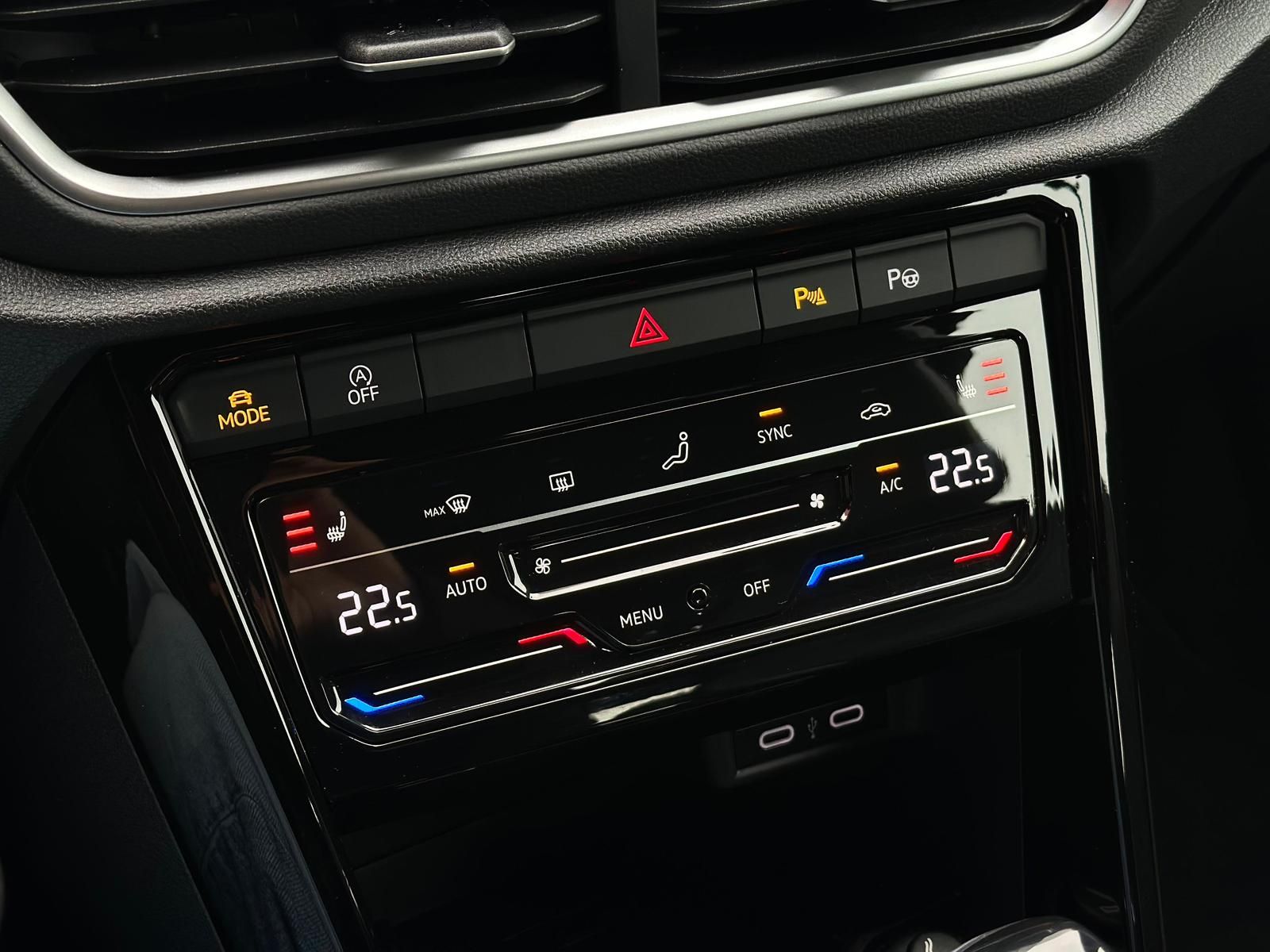 VW T-Roc Cabriolet 1.5TSI R LINE *IQLIGHT#AHK#SHZ - Image 16