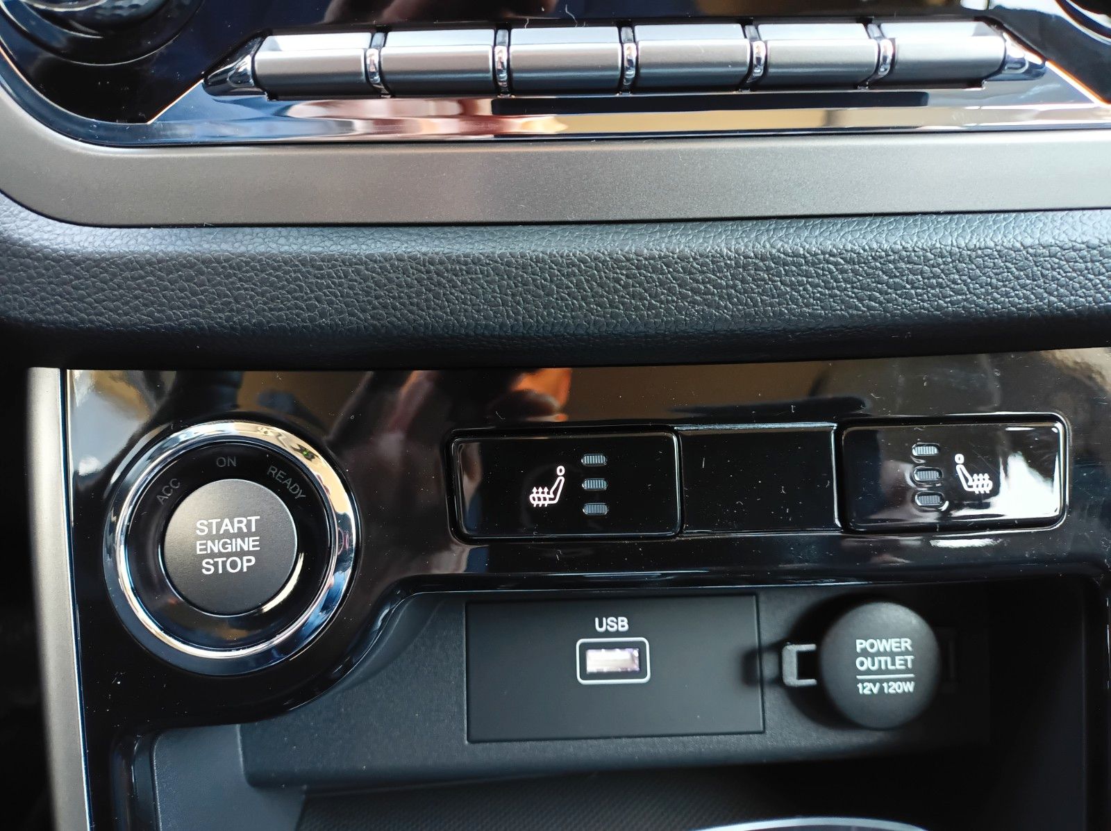 Fahrzeugabbildung KGM KORANDO+BLISS+LH+KEYLESS GO+KAMERA+SH+LED+KLIMA2