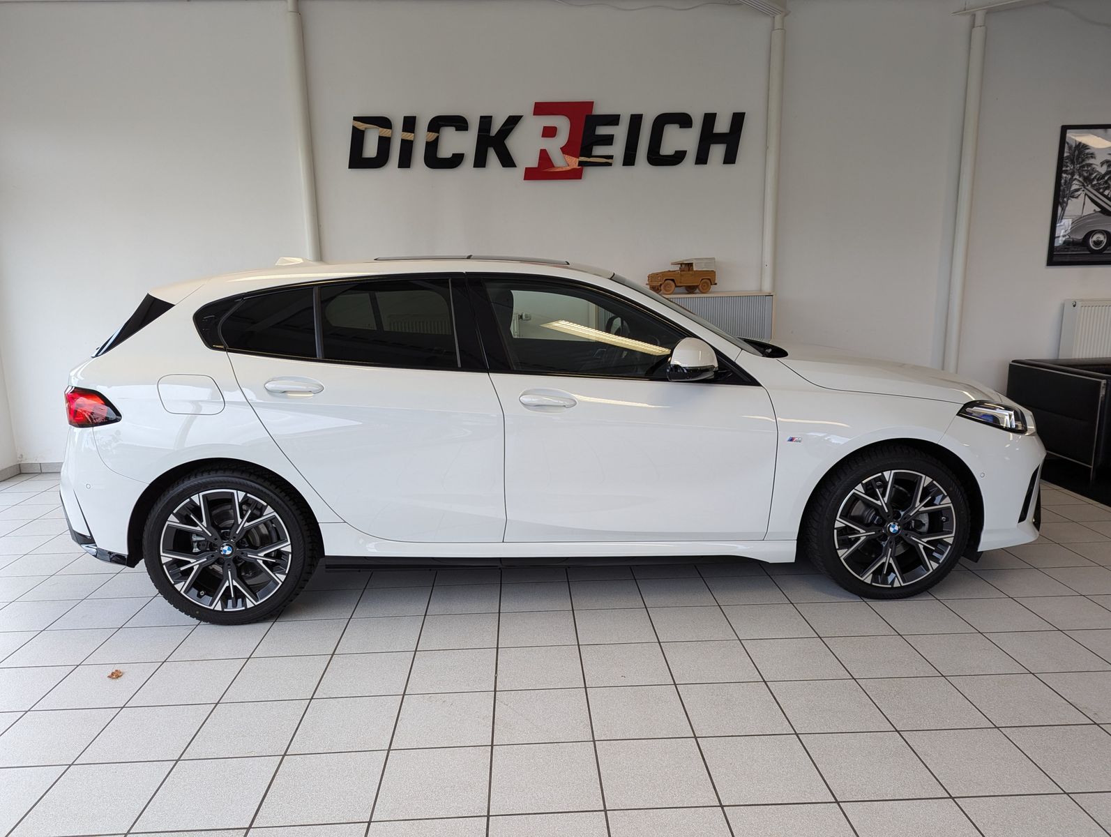 BMW 118 d M-Sport Pano HUD Innovations-Paket 360 AHK - Image 8