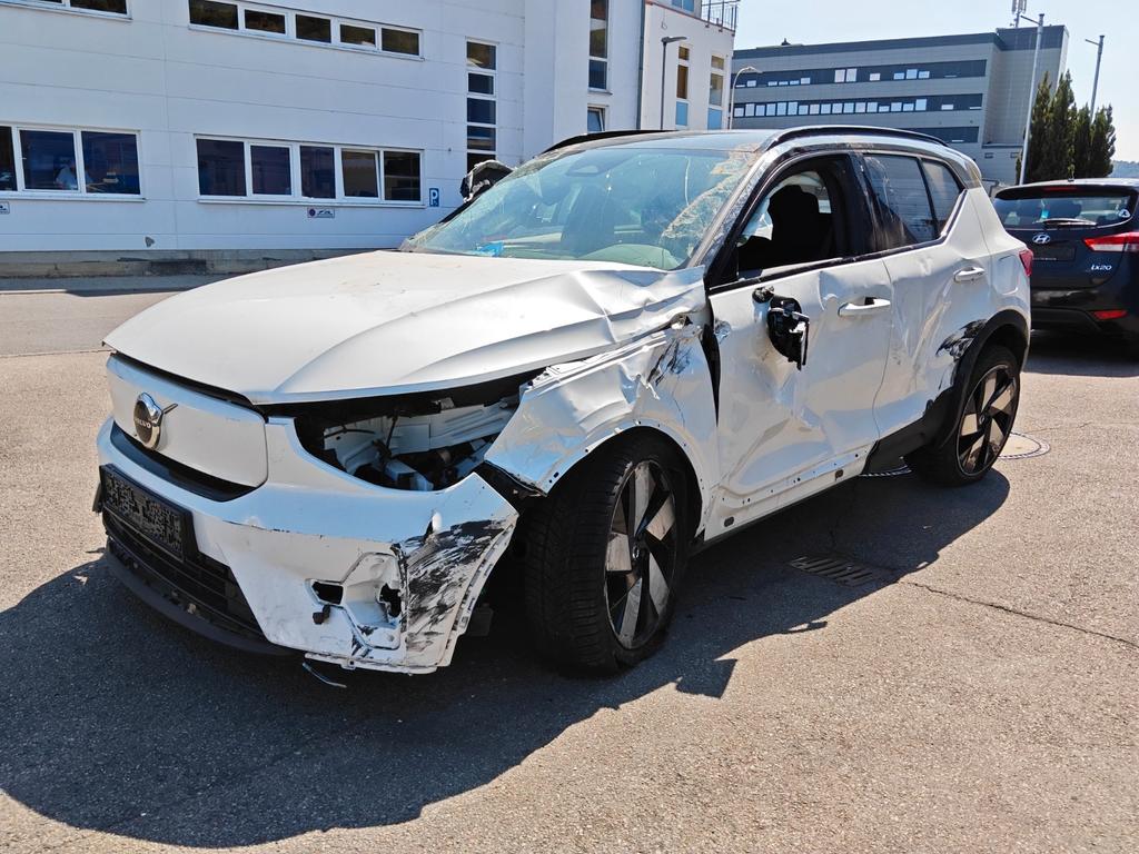 Volvo EX40  Extended Range Plus Unfall 2024