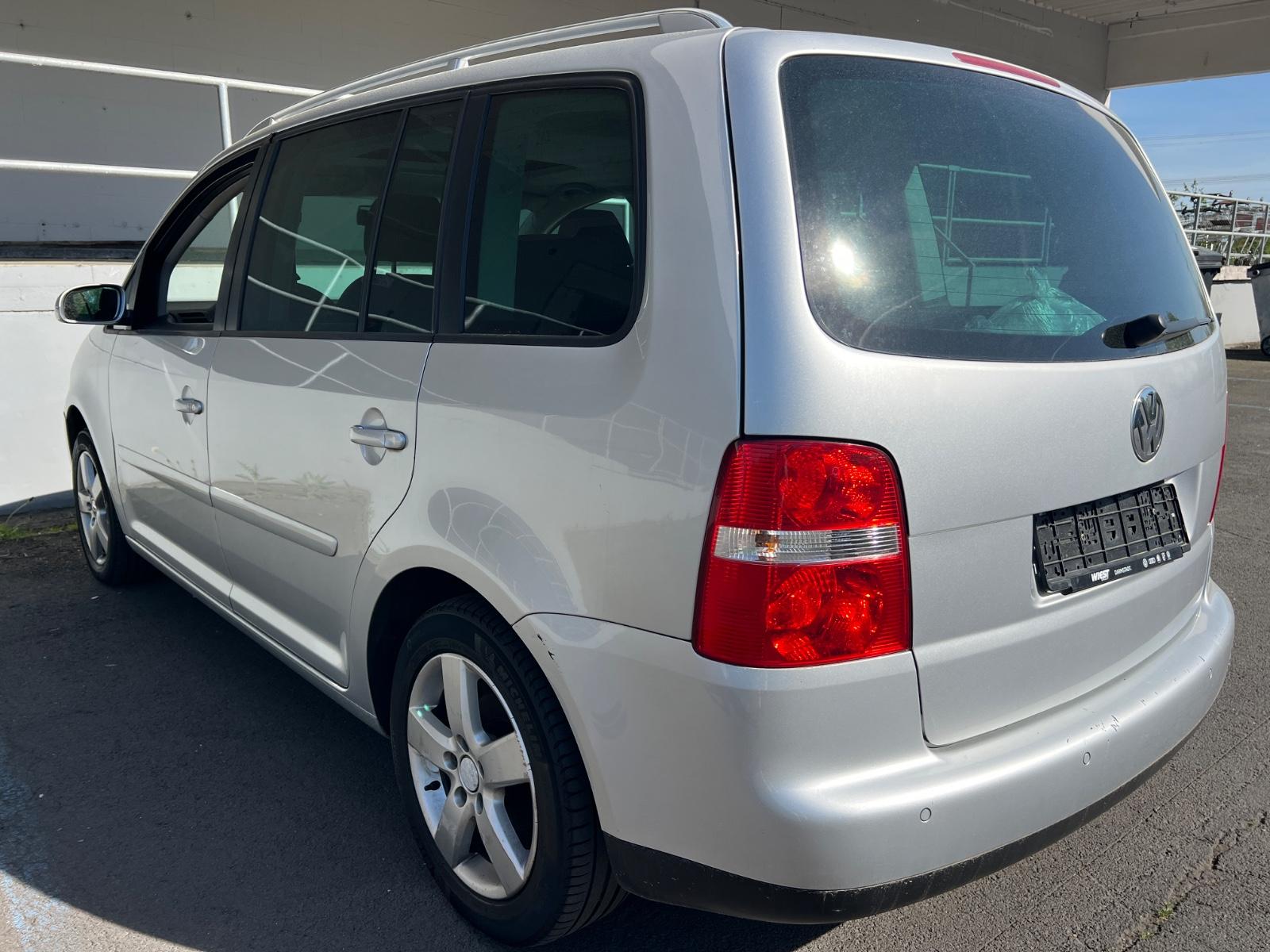 Volkswagen Touran Highline,Automatik,Navi,PDC,