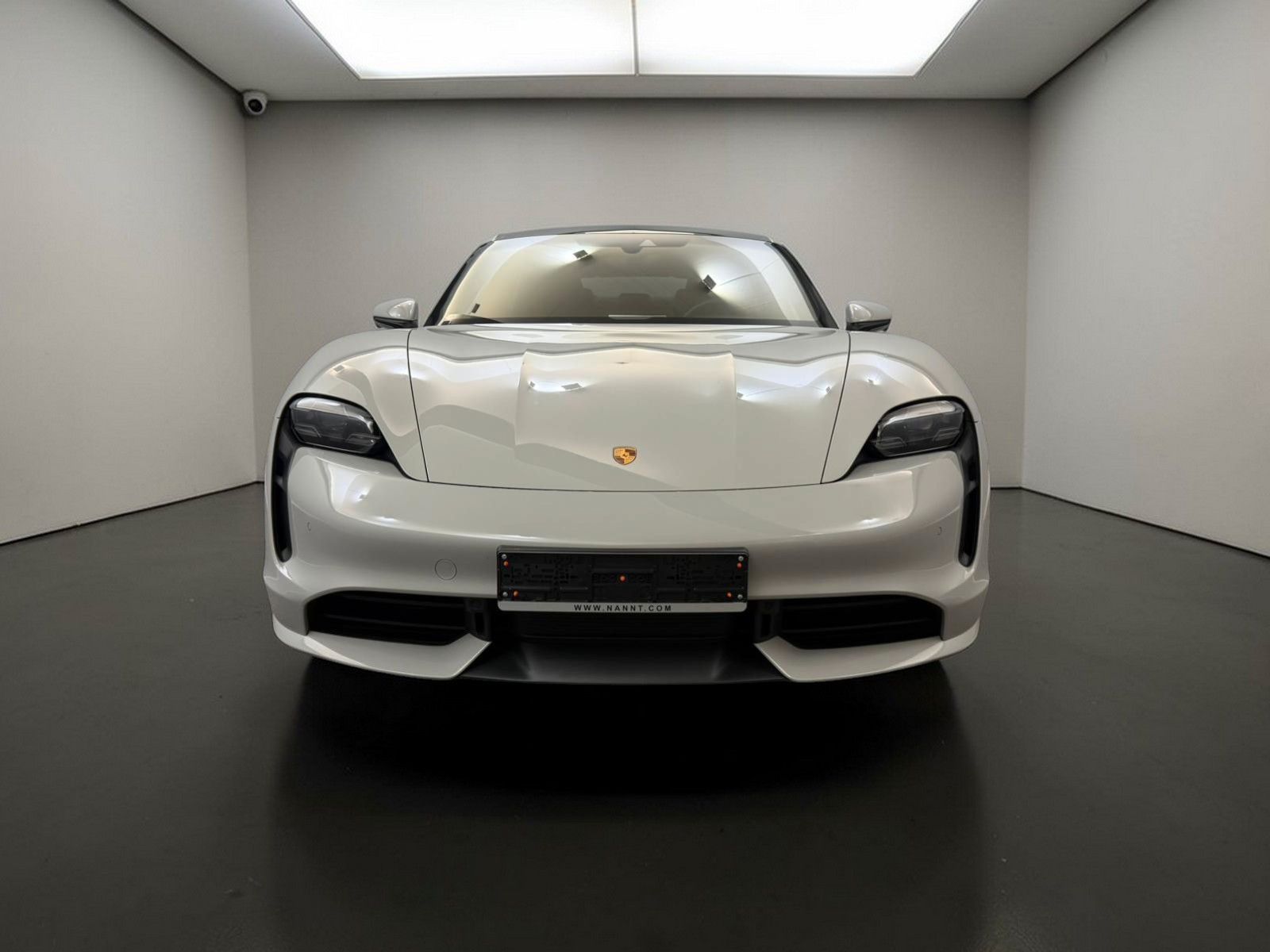 Porsche Taycan Turbo*1.HD*U_FREI*PANO*NEUZUSTAND*KREIDE imagem 2