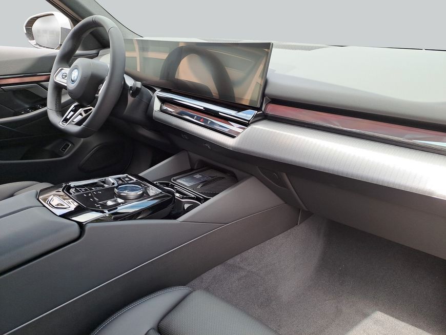 BMW i5 eDrive40 250 kW, 4-türig (Strom) foto 16