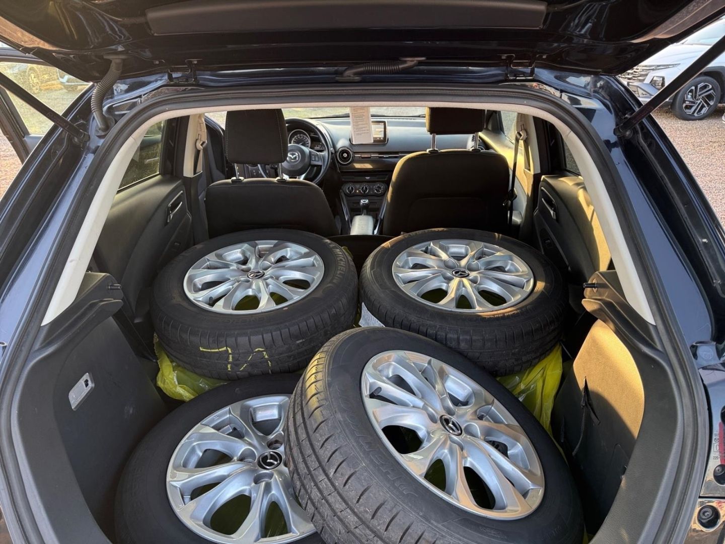 Fahrzeugabbildung Mazda 2 1.5 Exclusive Line Klima Bluetooth Tempomat