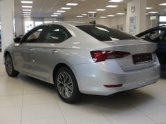 Fahrzeugabbildung Skoda Octavia 2.0 TDI DSG TOUR *NAV*AHK*LED*TEMPOMAT*