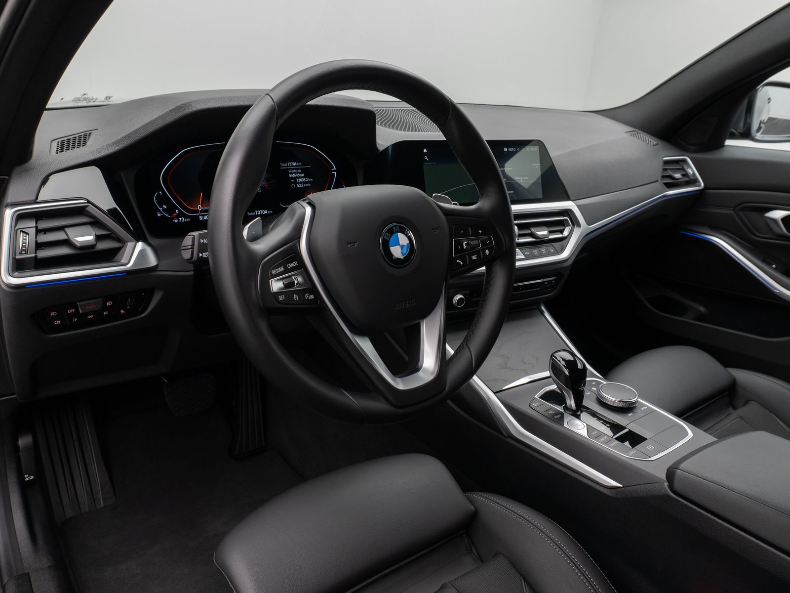 Fahrzeugabbildung BMW 330i xD SportLine DAB HiFi PDC Alarm LED M Sport