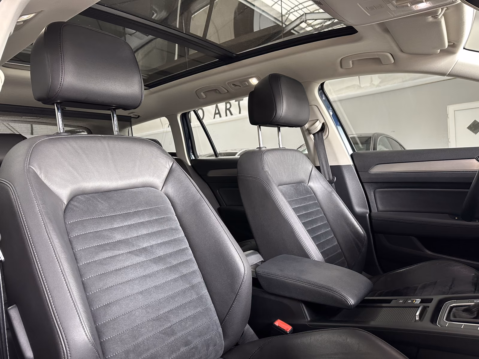 Volkswagen Passat Highline Pano AHK SHZ Navi ACC