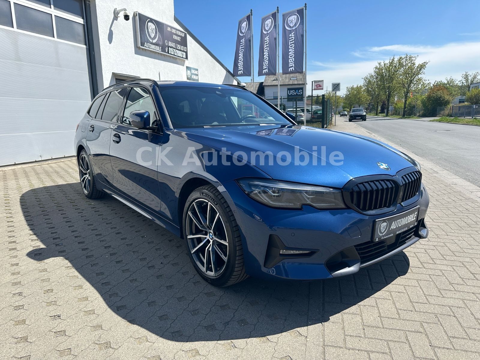 Fahrzeugabbildung BMW 318d Touring Sport-Line/Shadow-Line/Navi/Laser