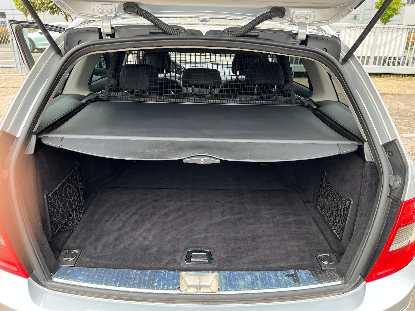Mercedes-Benz C180 2010 — engine 1.796 cm³, 156 HP (115kW)