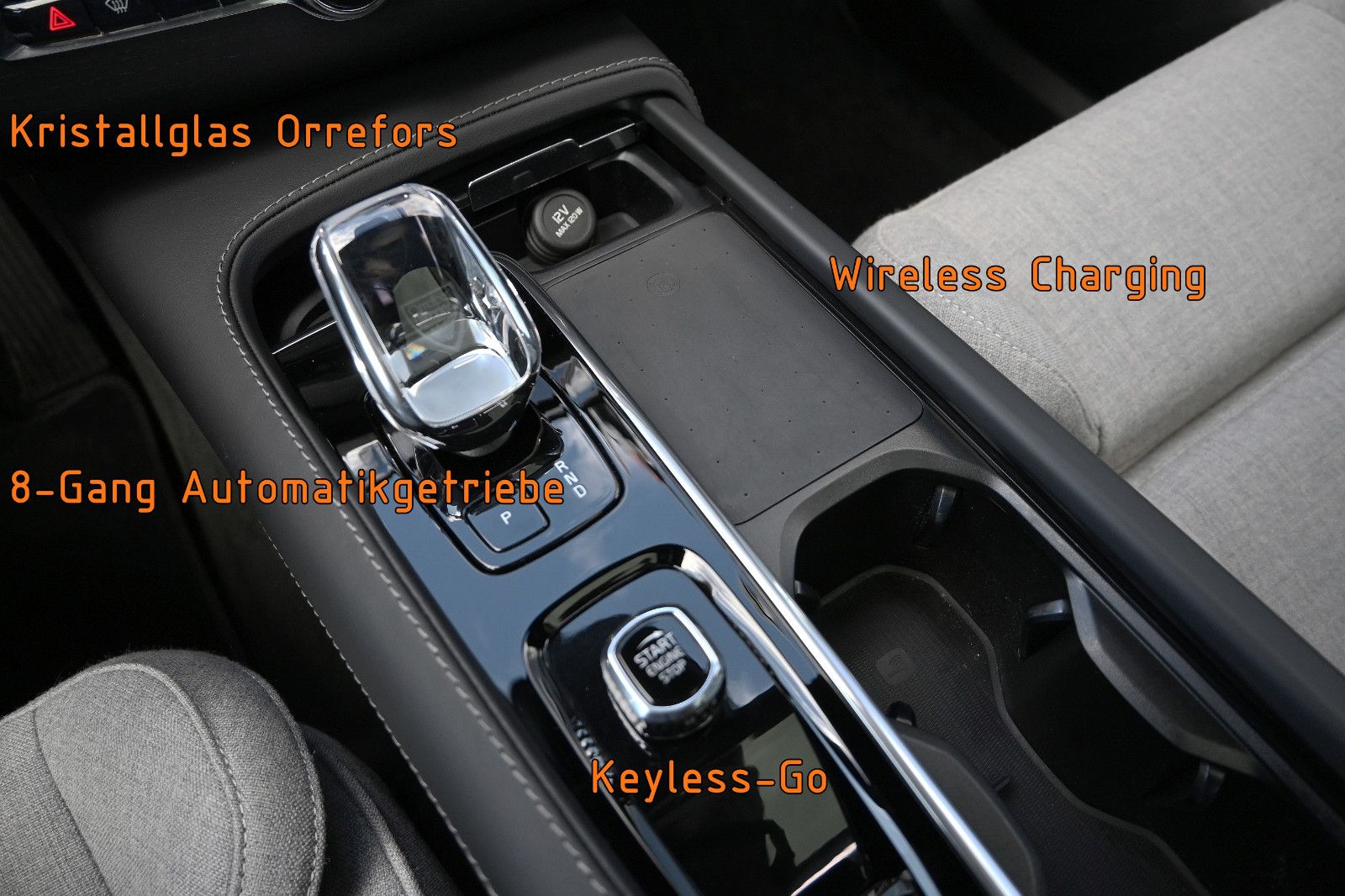 Fahrzeugabbildung Volvo XC90 T8 AWD Recharge Ultimate Dark °AHK°WOOL°