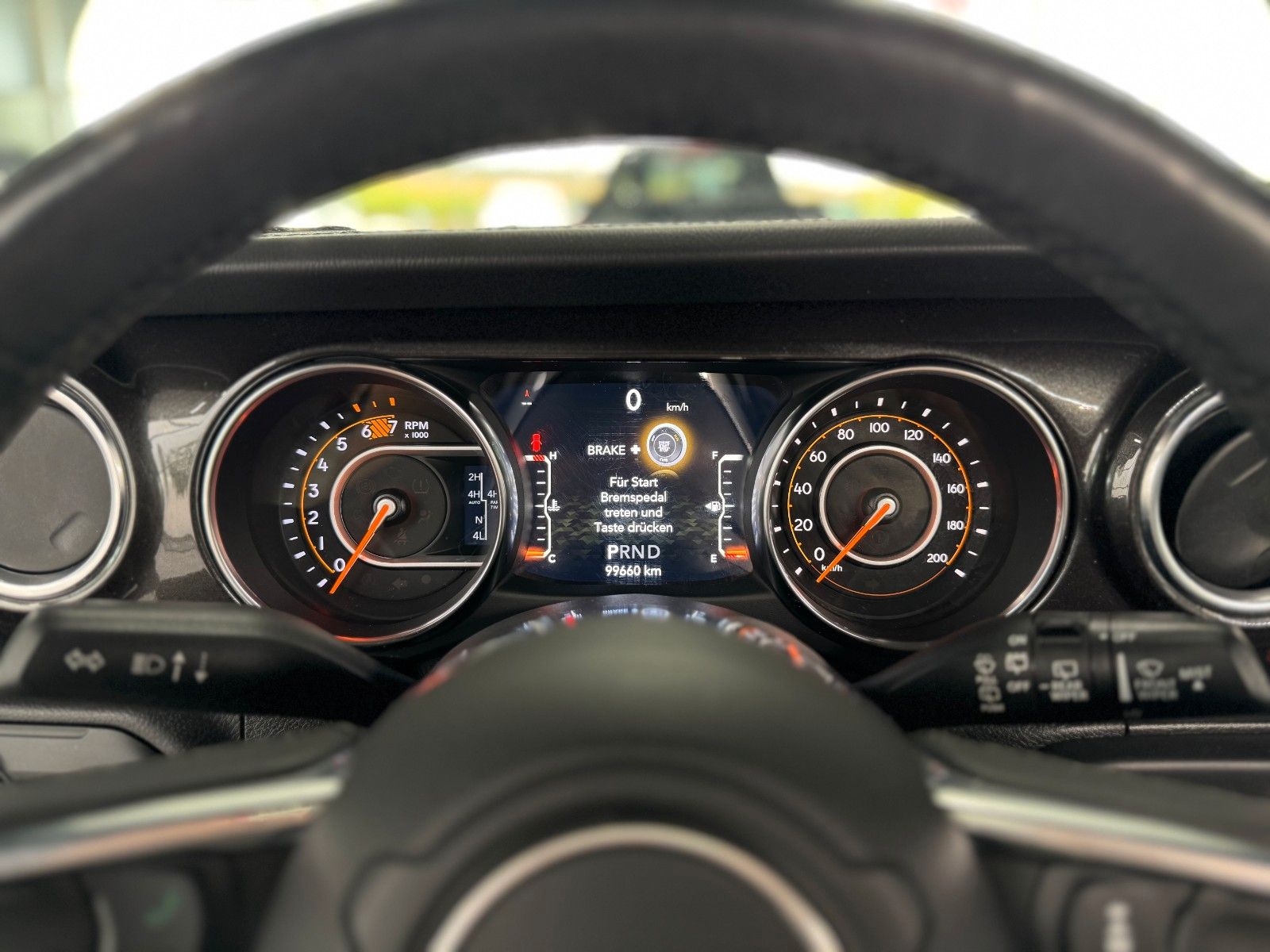 Fahrzeugabbildung Jeep Wrangler Unlimited 2.0 T-GDI Night Eagle Sky One