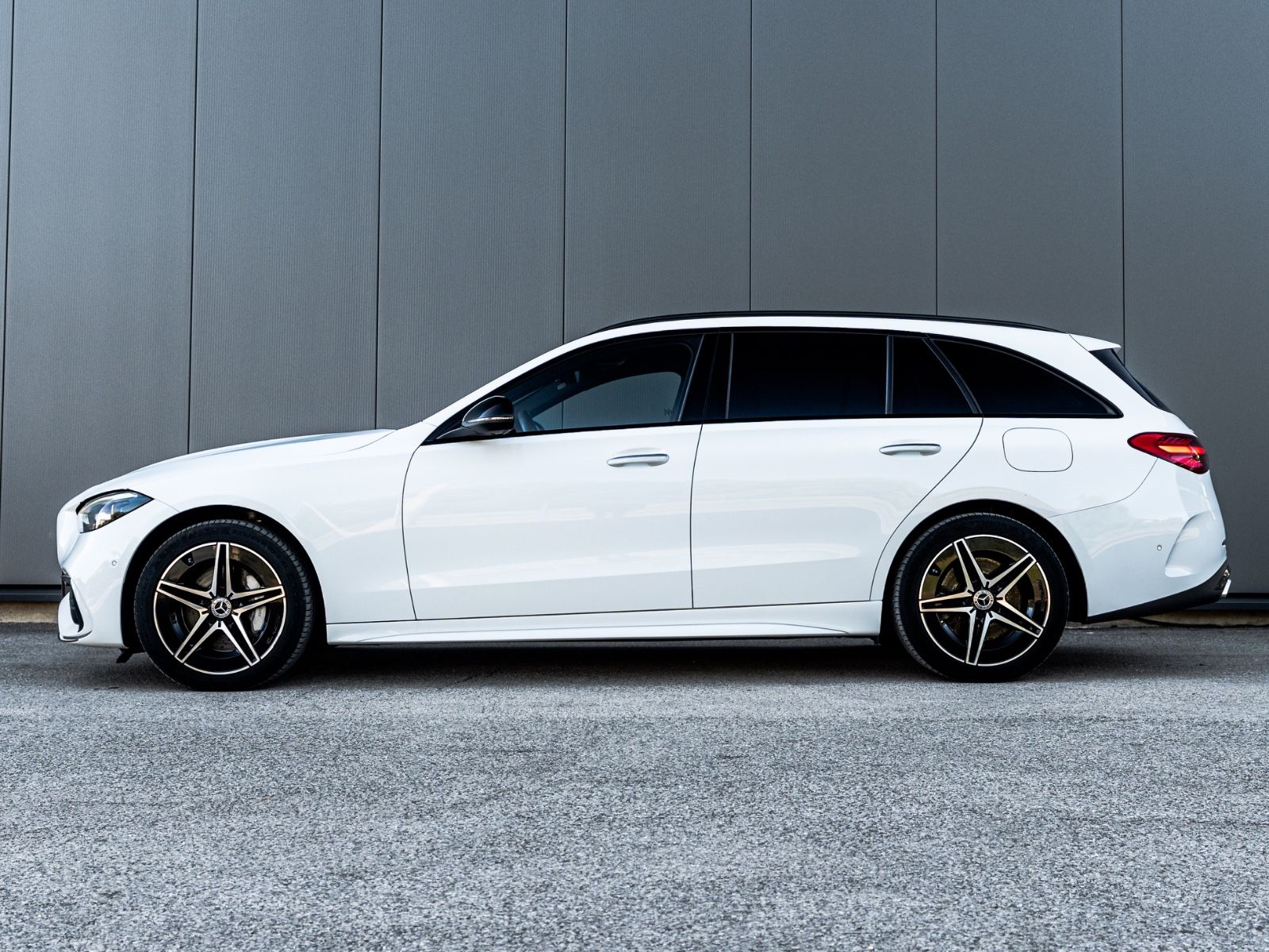 Mercedes-Benz C300T de AMG LINE PANO DISTRONIC KEYLESS 12g Co2 imagem 2
