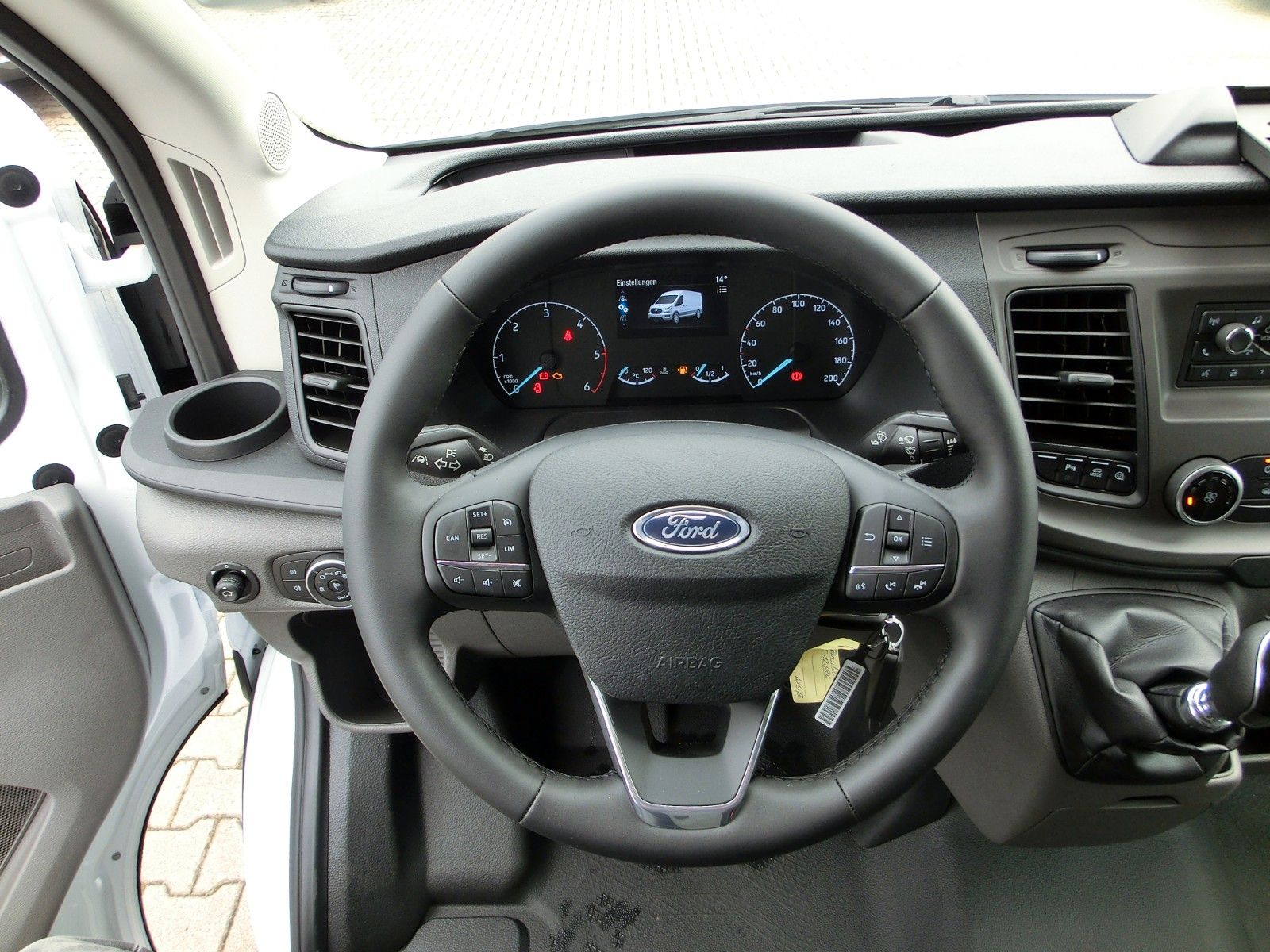 Fahrzeugabbildung Ford Transit Kasten 350 L3H2 Trend