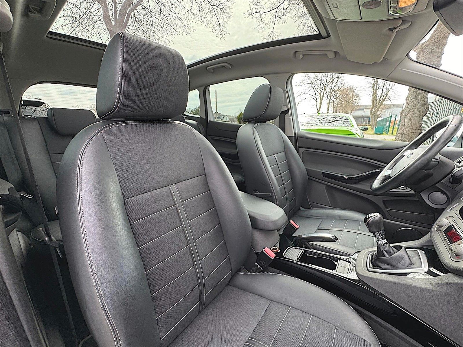 Fahrzeugabbildung Ford Kuga Titanium 2.5 Sport *Panorama*Bi-Xenon*LED*