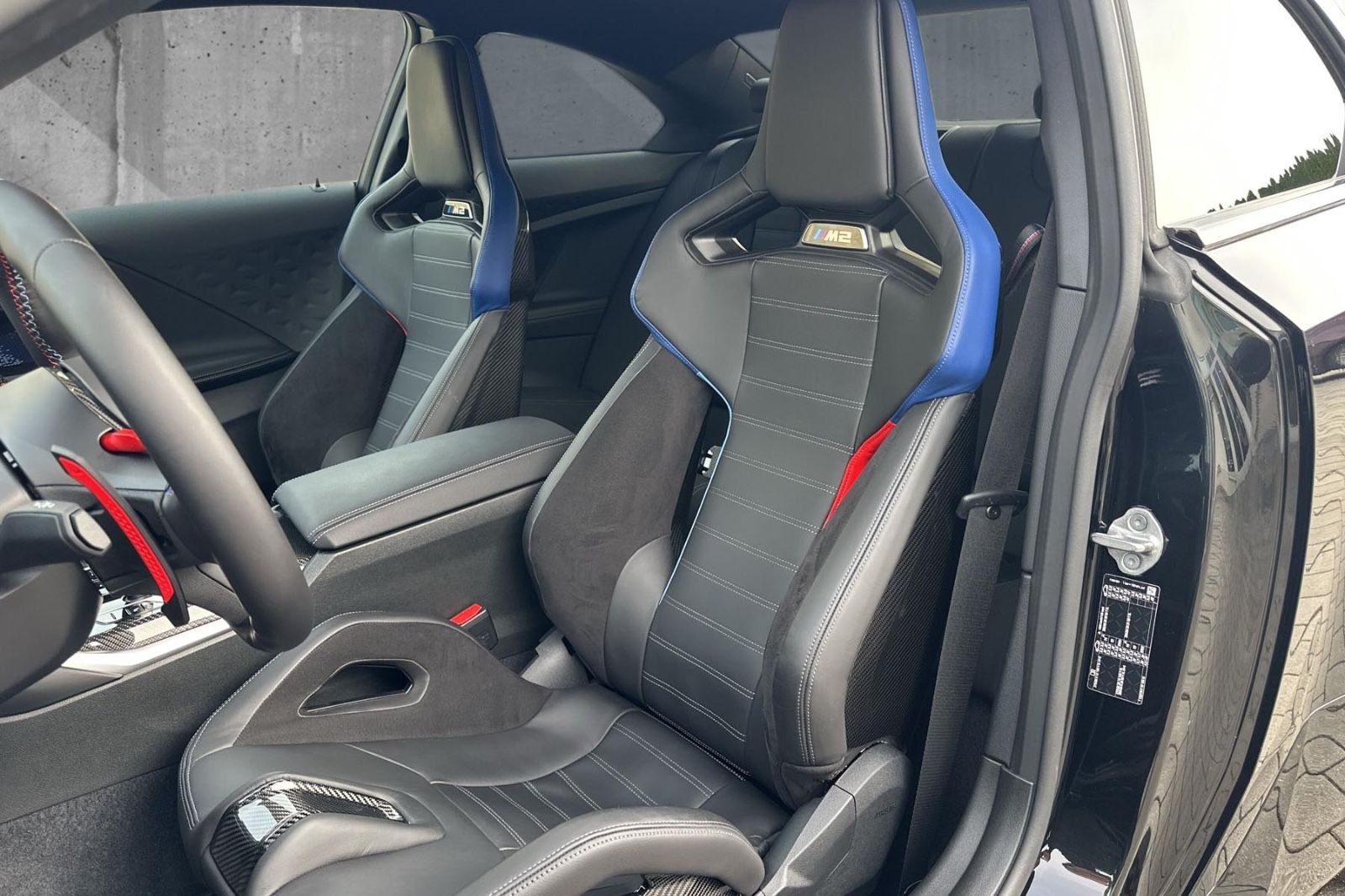 Fahrzeugabbildung BMW M2 G87*M Race Track*Schalensitze*Carbon*Drivers