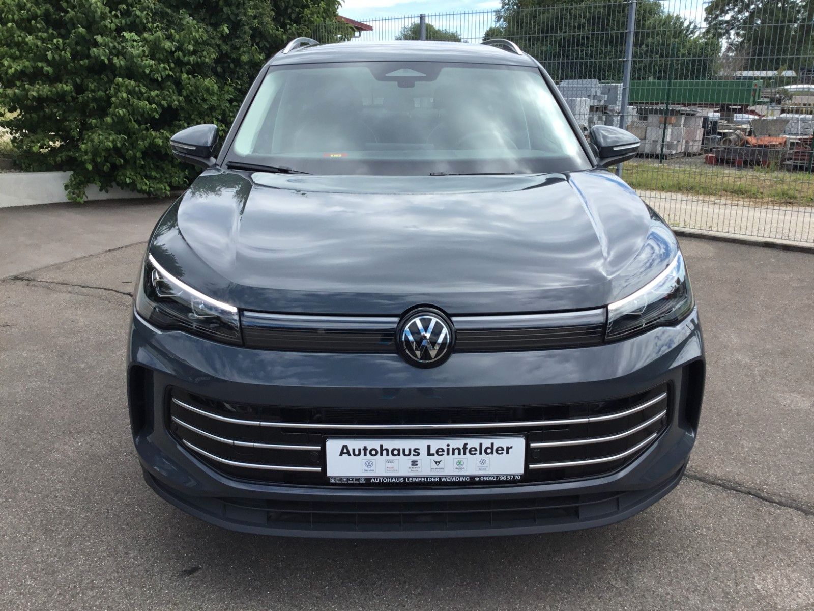 Fahrzeugabbildung Volkswagen Tiguan 1.5 eTSI DSG Elegance+AHK+Navi+18"+Kamera