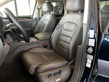 Volkswagen Touareg - 11
