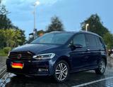Volkswagen VW Touran 2.0 TDI SCR 7-Sitzer LED ACC Panorama