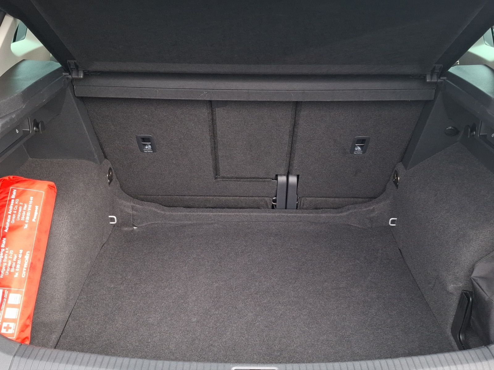 Fahrzeugabbildung Volkswagen Tiguan TSI Active DSG LED Navi ACC RFK SH 18"