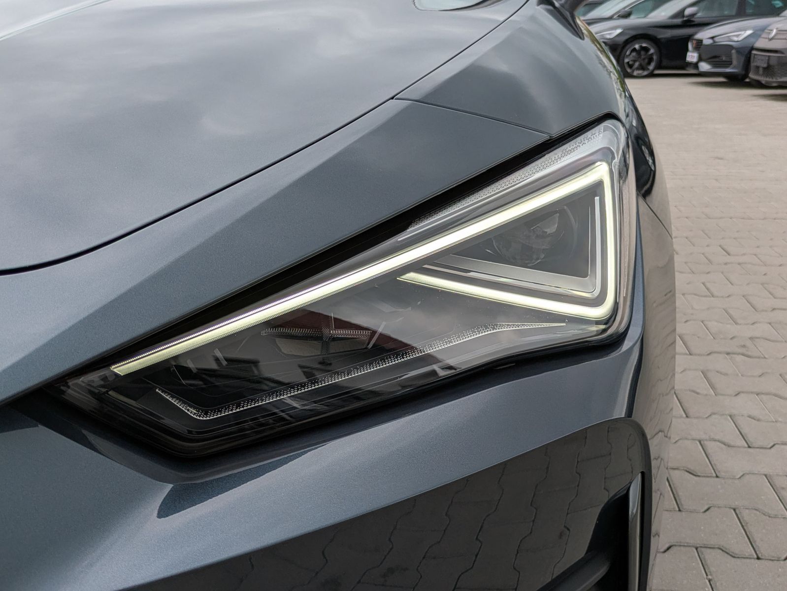 Fahrzeugabbildung CUPRA Leon 1.5 eTSI DSG MATRIX-LED*ACC*AHK*KAMERA*18"