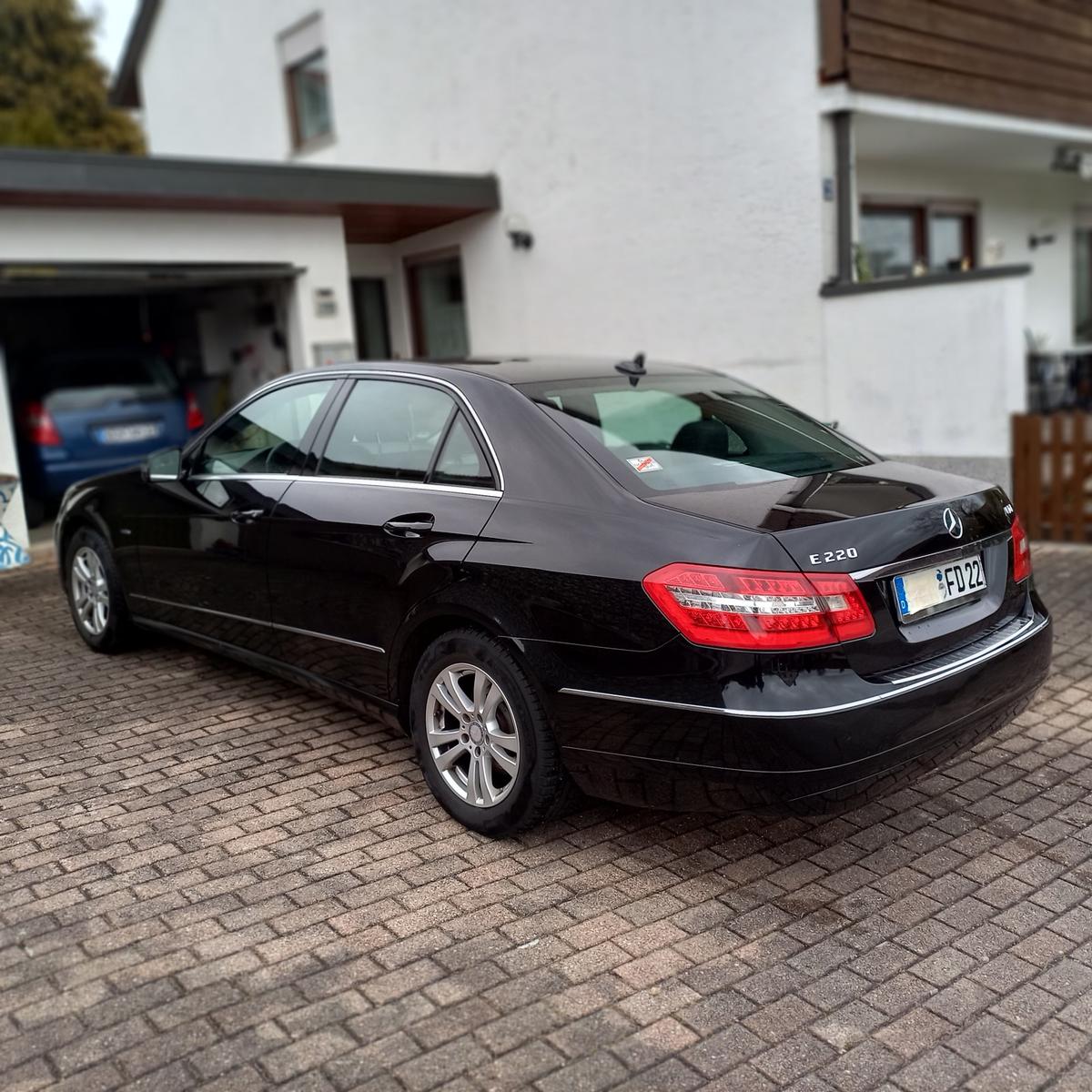 Mercedes-Benz E 220 CDI BlueEFFICIENCY AVANTGARDE AVANTGARDE