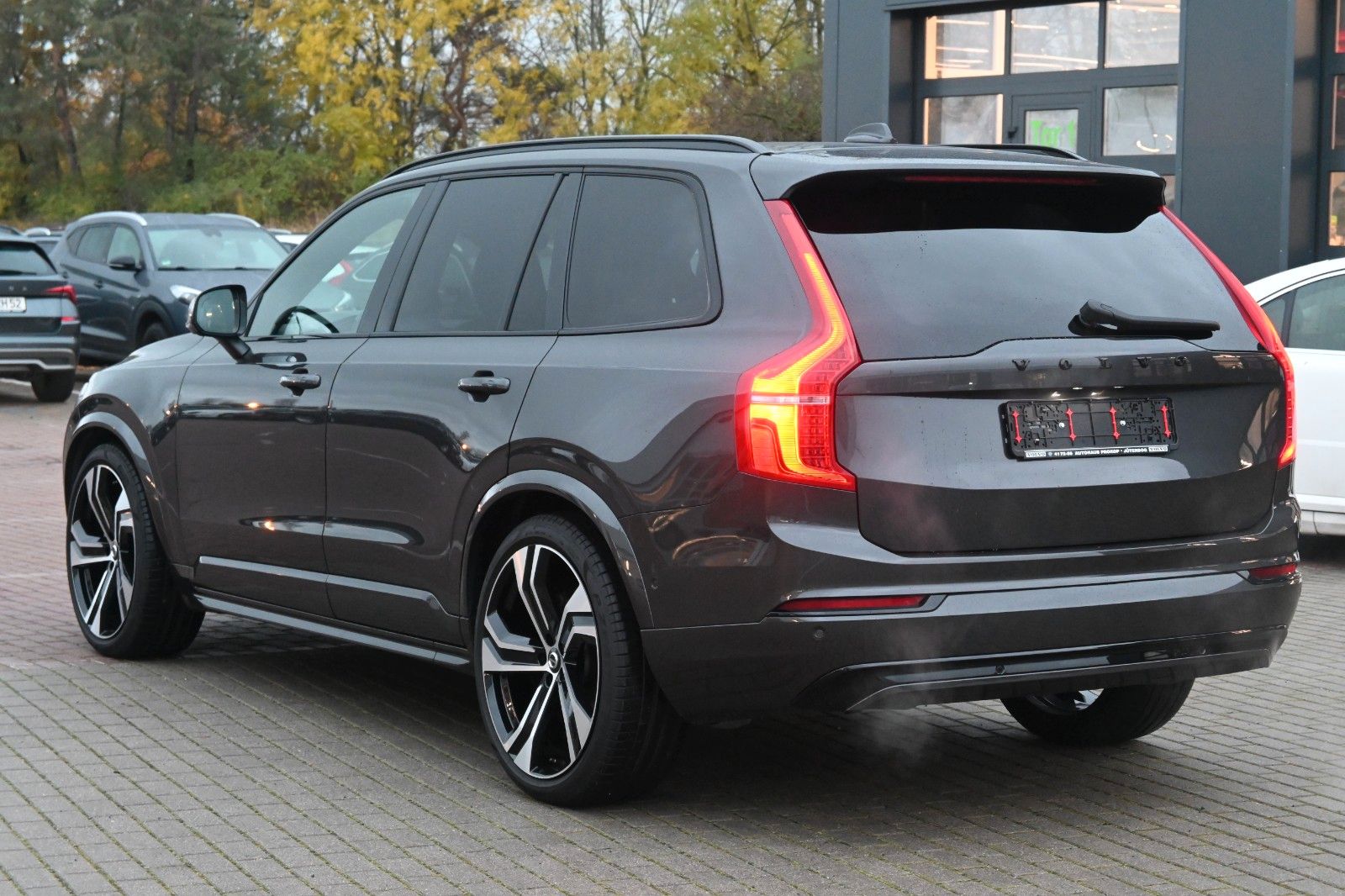 Fahrzeugabbildung Volvo XC90 B5D AWD Ultimate Dark*LED*PANO*LUFT*360*H&K