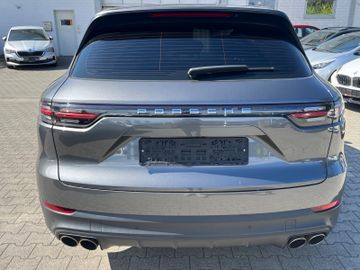 Porsche Cayenne - 5