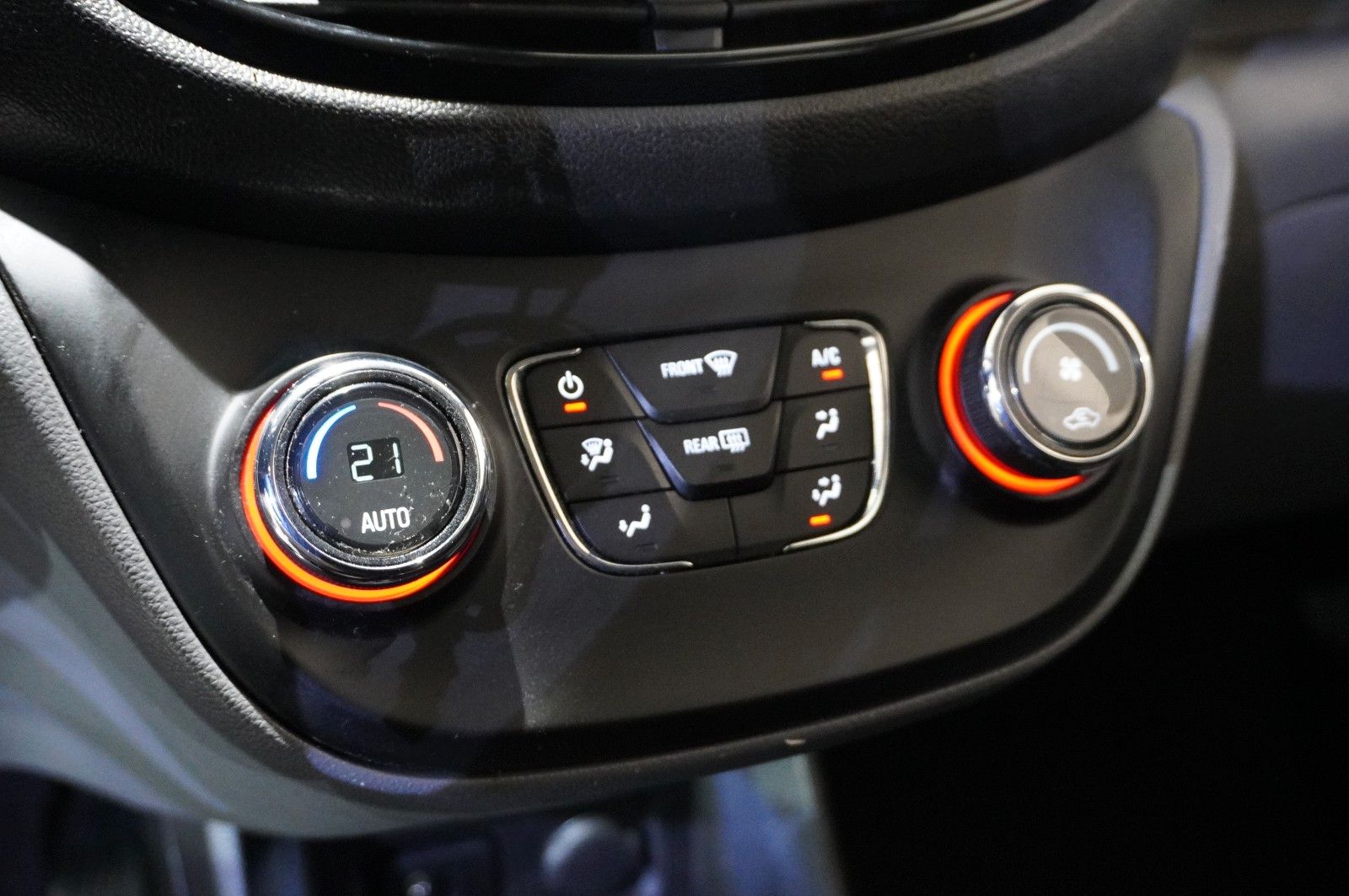 Fahrzeugabbildung Opel Karl 1.0 INNOVATION SHZ/KLIMAAUTOMATIK/ALU