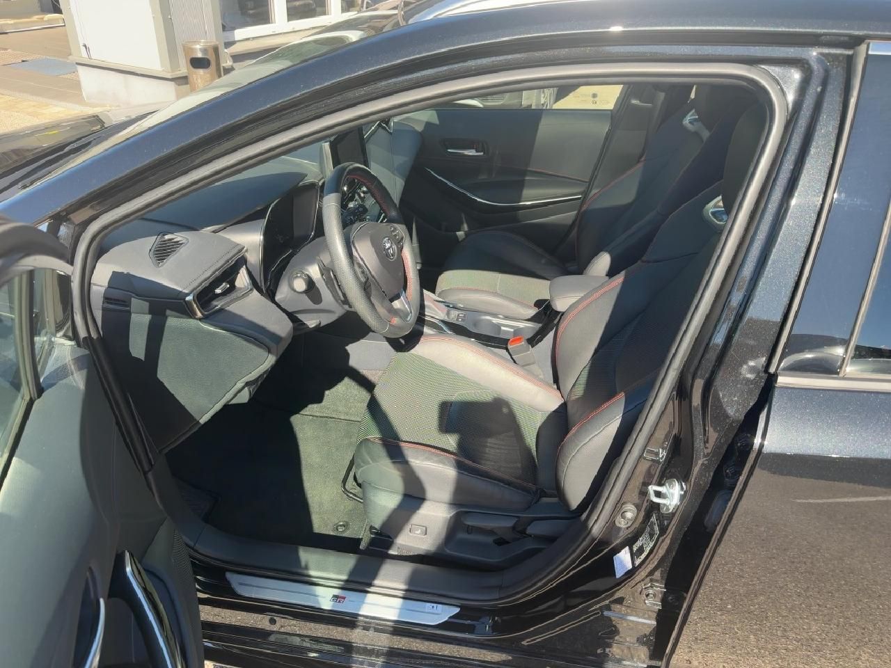 Fahrzeugabbildung Toyota Corolla TS 2,0 Hybrid GR Sport Black Edt.*Pano*