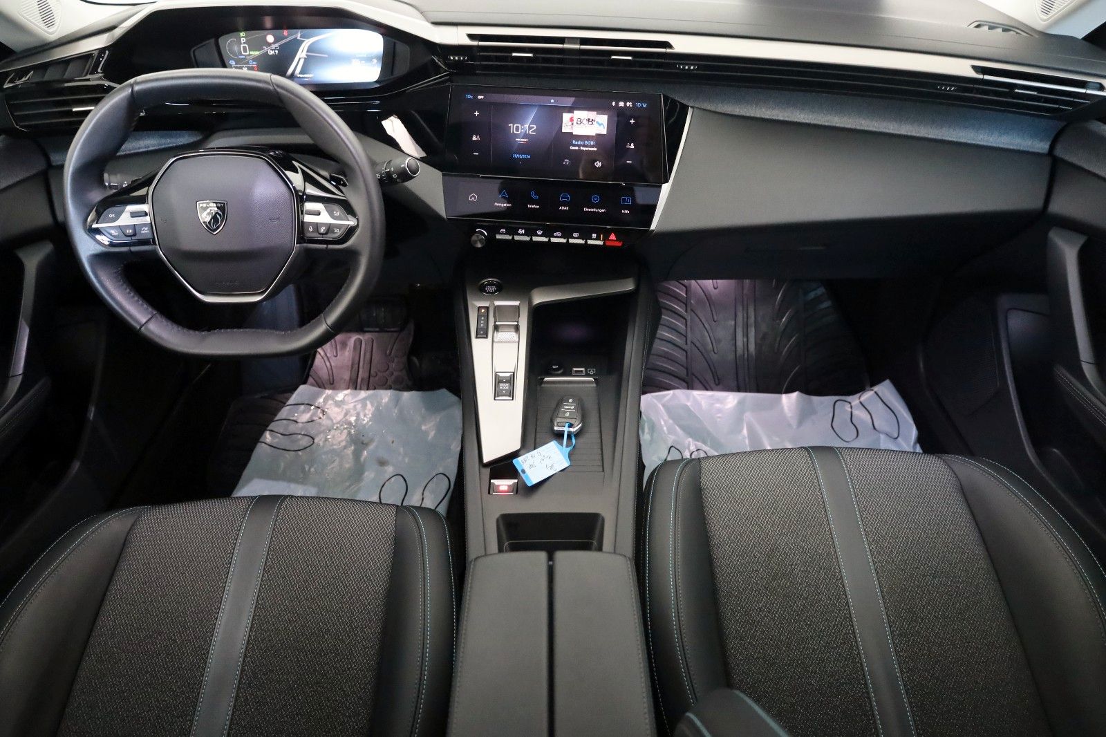 Fahrzeugabbildung Peugeot 308 SW Hybrid 180 Allure T.Leder,Navi,LED,SH,Kam