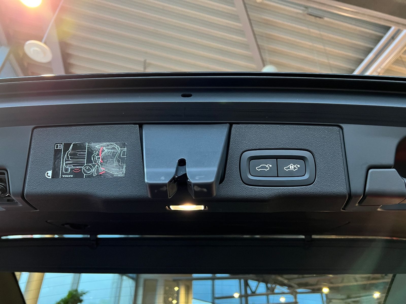 Fahrzeugabbildung Volvo XC60 B5 Inscription AHK LED NAV LEDER ALU