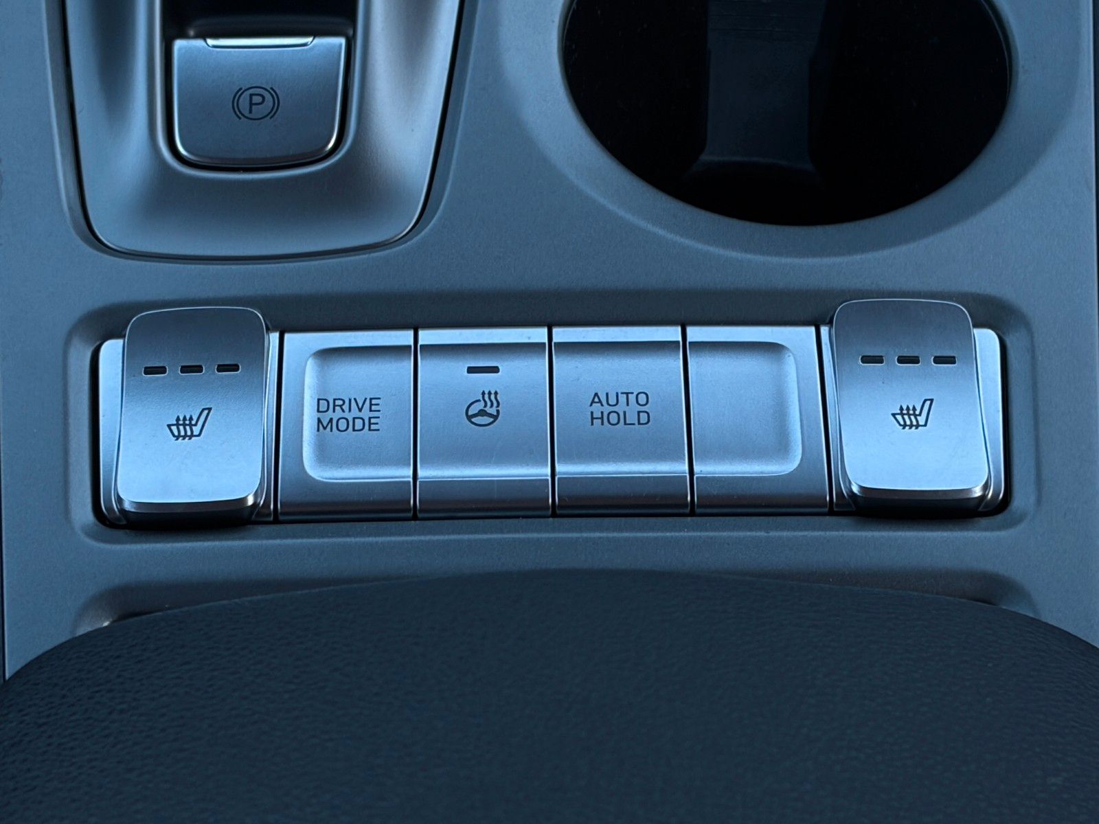 Fahrzeugabbildung Hyundai KONA E Select ACC PDC LFA LKA SHZ LHZ CarPlay