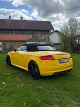 Audi TT Roadster 2.0 TFSI S tronic quattro - - : Gelb, Cabrio