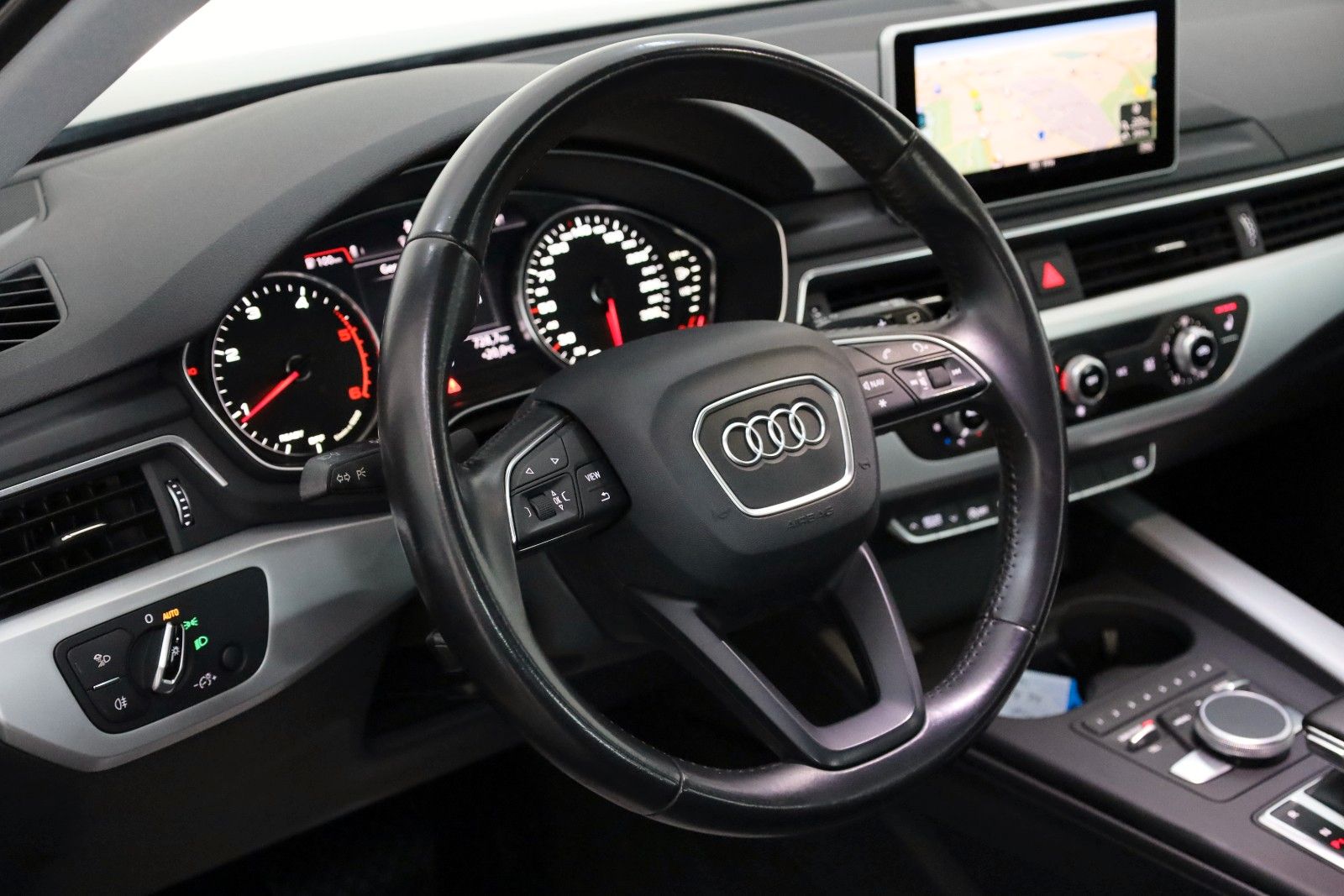 Fahrzeugabbildung Audi A4 Avant Leder,Navi,Xenon,Panorama,SH,Bang&O