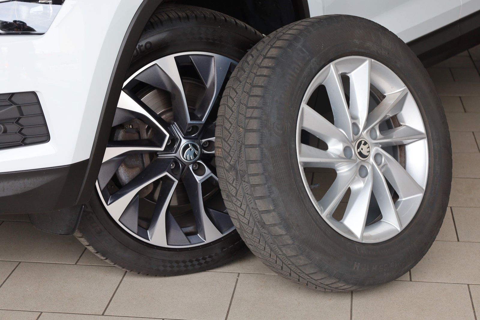 Fahrzeugabbildung SKODA Kodiaq Drive 125 4x4,Navi,4xSH,Kamera,ACC,AHK+WR