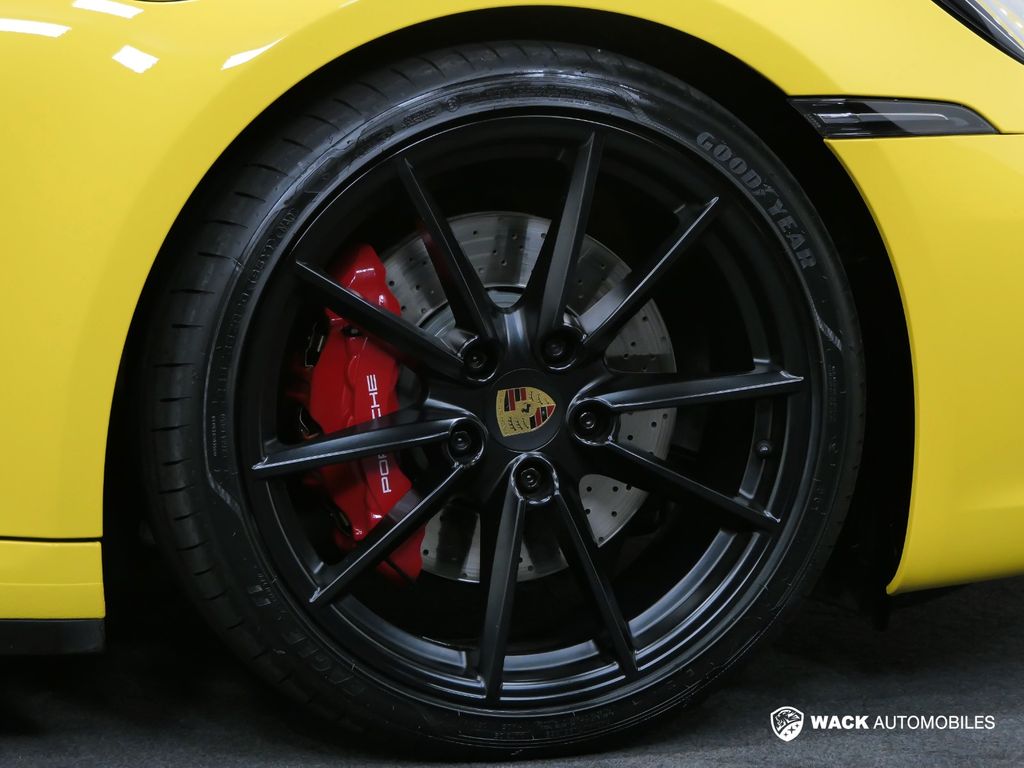 PORSCHE 911 2019