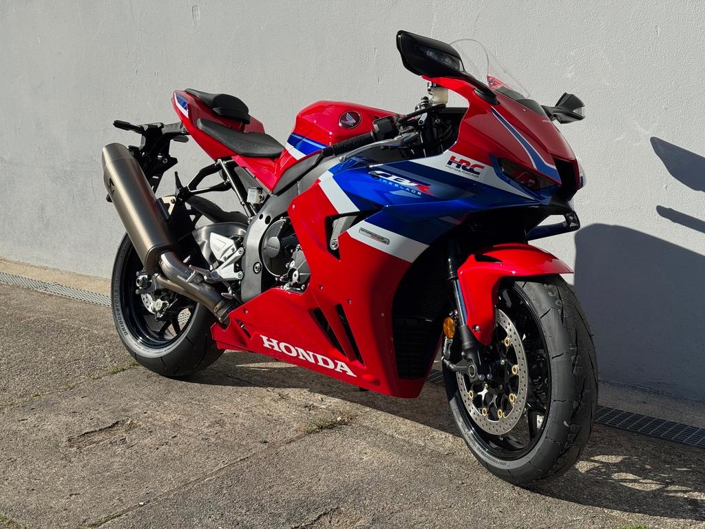 Honda CBR1000RR-R 