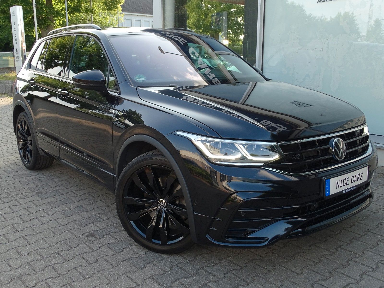 Volkswagen Tiguan R-Line 4Motion PANO AHK ACC TOT WINKEL foto 3