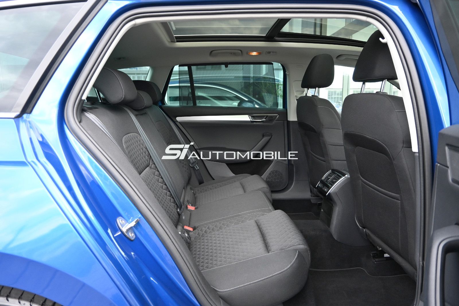 Fahrzeugabbildung SKODA Superb 1.4 TSI iV DSG AMBITION COMBI °AHK°PANO°
