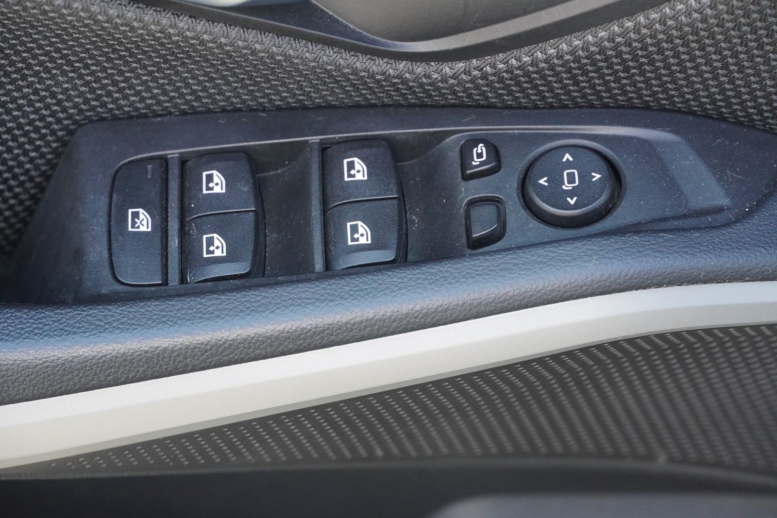 BMW 318i Touring LED Navi Tempomat Keyless Head-Up foto 24