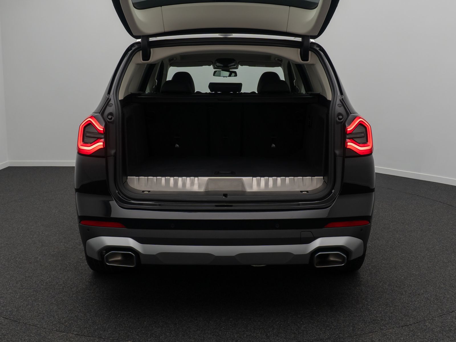 Fahrzeugabbildung BMW X3 xD30e Sport HUD DAB Kamera AHK Alarm 18Zoll