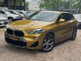 BMW X2 20 i M Sport TÜV NEU*Autom*HeadUp*Pano-Dach - mit Benzin-Antrieb: Gold