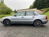 Audi A4 B5 1,6 - Audi A4 aus 1995 mit Benzin-Antrieb: Limousine