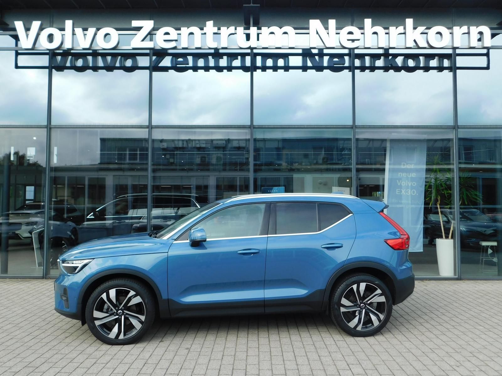 Fahrzeugabbildung Volvo XC40 B4 Ultimate Bright