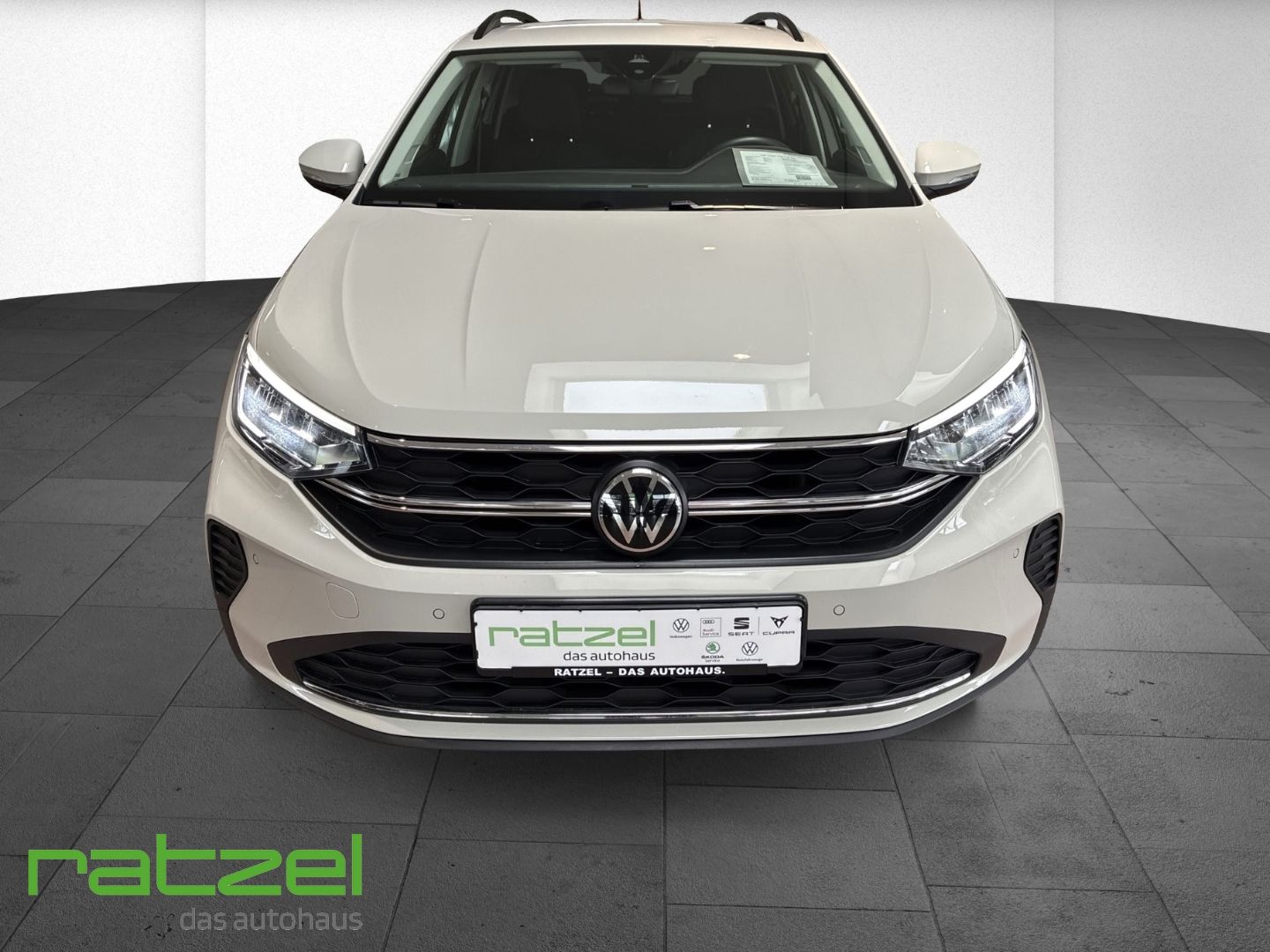 Fahrzeugabbildung Volkswagen Taigo Life 1.0 TSI Digitales Cockpit LED DAB SHZ