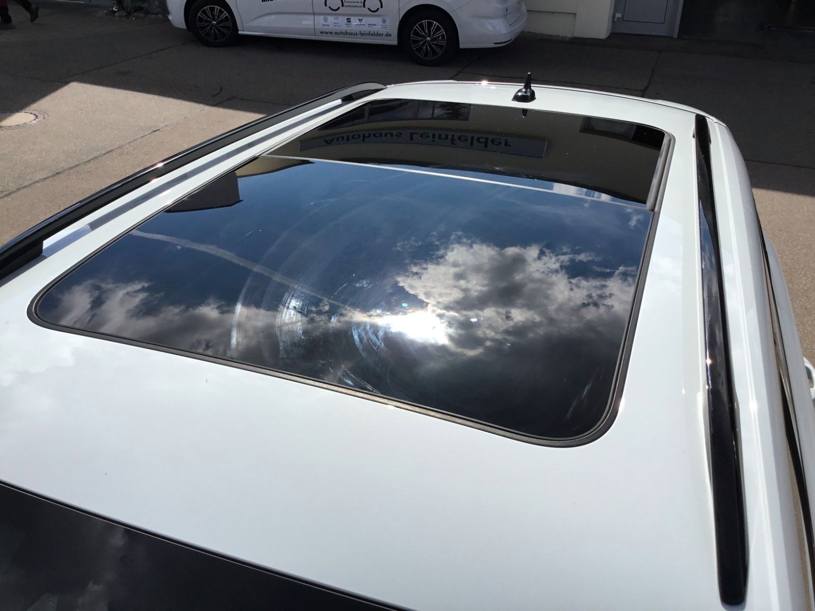 Fahrzeugabbildung SKODA Karoq 2.0l TSI DSG 4x4 Sportline+AHK+Matrix+Pano