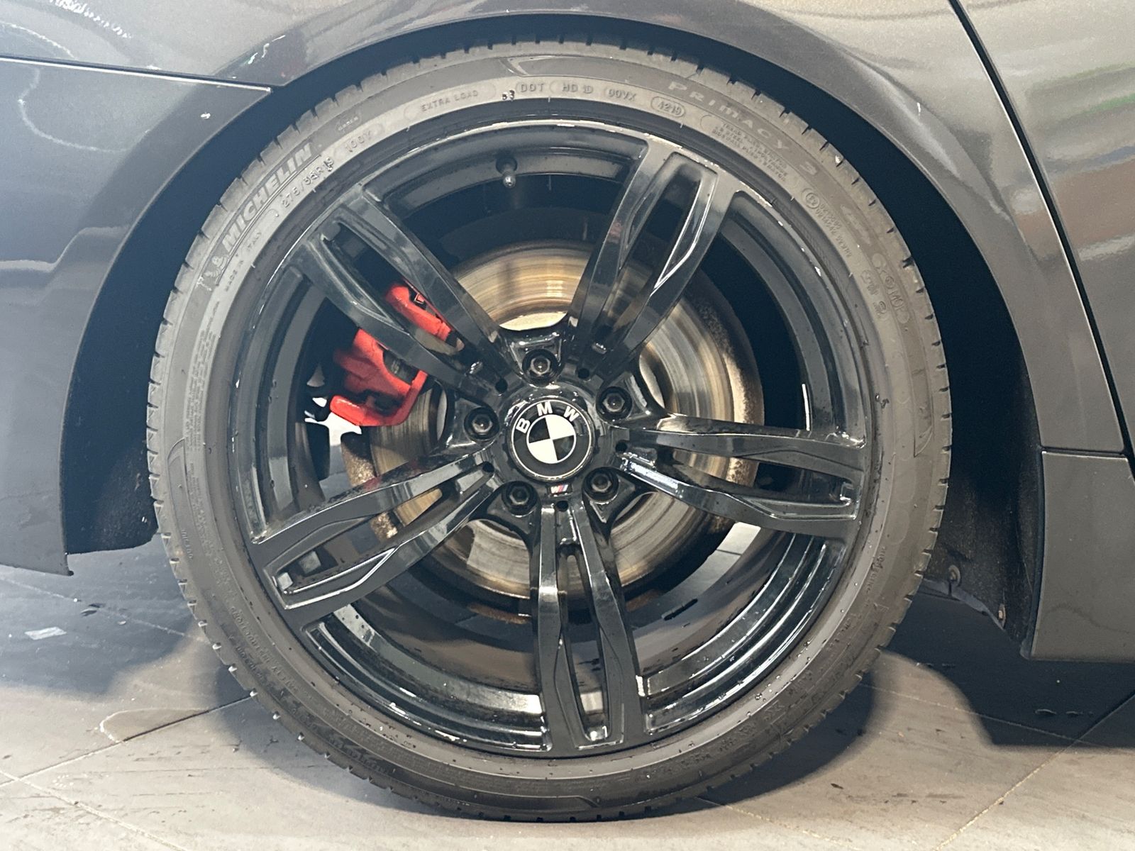 Fahrzeugabbildung BMW 520 d Limousine Aut. NAV+XEN+GLASDACH+PDC+HIFI