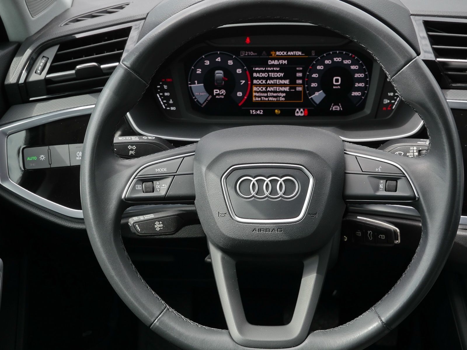 Audi Q3 Sportback 40 TFSI S line qu. LED*EPH*Sportfah foto 9