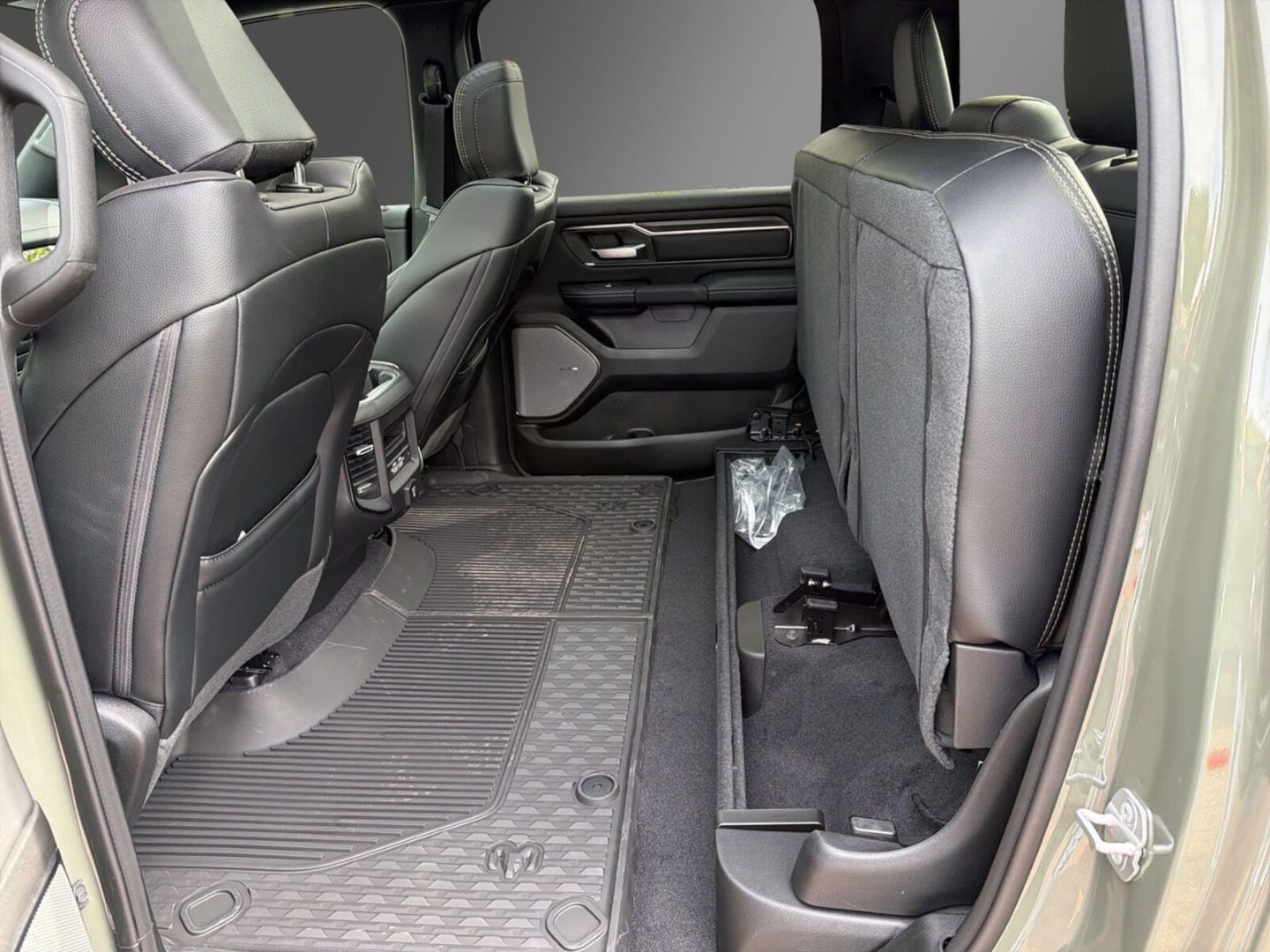 Fahrzeugabbildung Dodge RAM Rebel MY26-CanyonLake-Vollausstattung-Hurric
